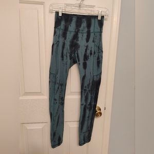 Lululemon blue tie dye leggings
